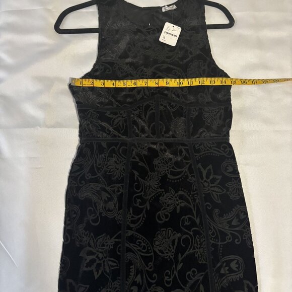 Free People Black Velvet Floral Sleeveless Bodycon Mini Dress Keyhole Back M - Picture 13 of 13